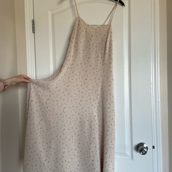 Maxi dress.  Open back. With bolero. Flower printed. Size 8 US. 100% viscoses - Picture 5 of 7